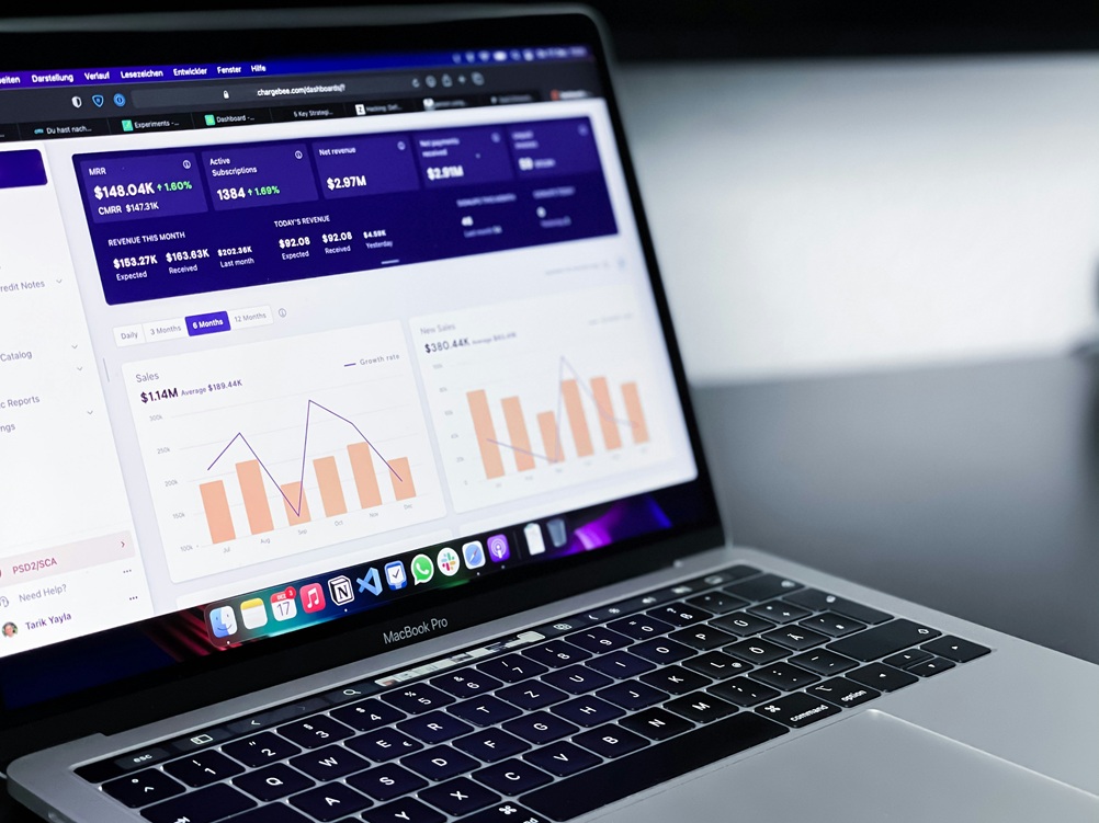 Data Analytics & Reporting